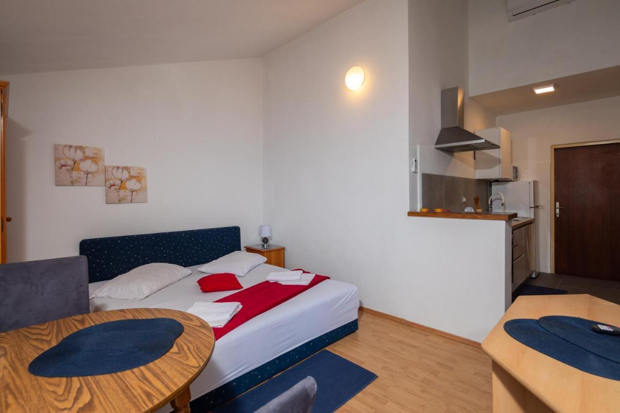 Beach Apartments Borovina Stanici Exterior foto